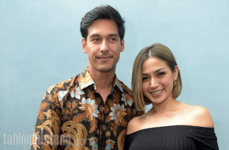 Umumkan Lamaran, Jessica Iskandar - Richard Kyle Banjir Doa dariSesama Artis Umumkan Lamaran, Jessica Iskandar - Richard Kyle Banjir Doa dariSesama Artis