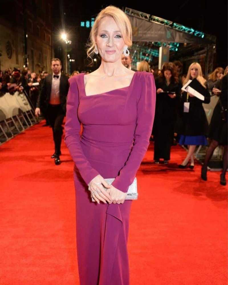 JK Rowling Rayakan 20 Tahun Terbitnya Buku Harry Potter JK Rowling Rayakan 20 Tahun Terbitnya Buku Harry Potter