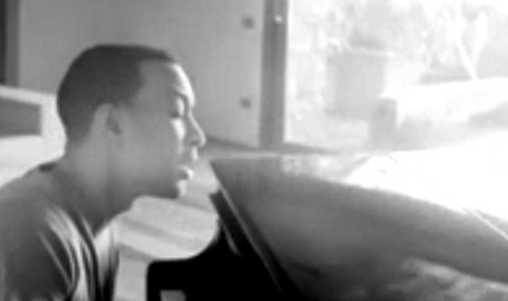 John Legend Konser Dadakan di Stasiun Kereta London John Legend Konser Dadakan di Stasiun Kereta London
