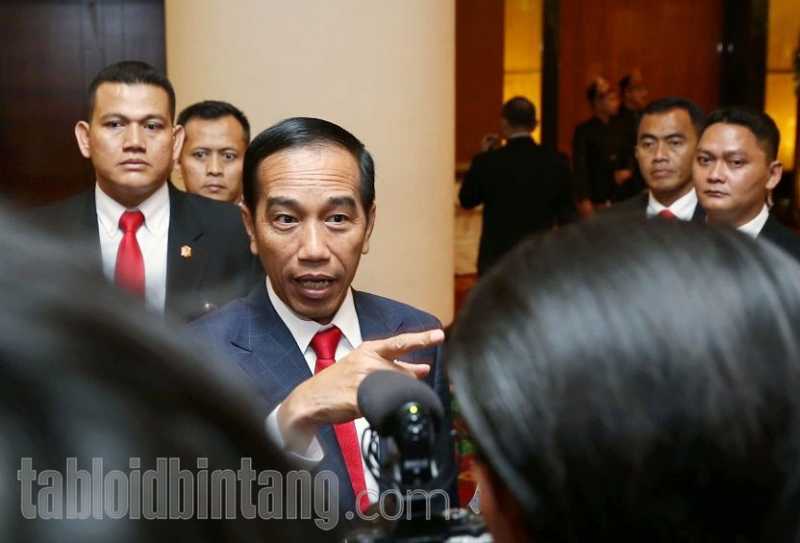 Klarifikasi Jokowi Soal Viralnya Foto Anak Punk yang Mirip Dengannya Klarifikasi Jokowi Soal Viralnya Foto Anak Punk yang Mirip Dengannya