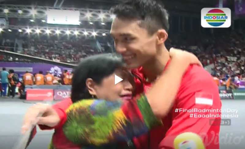 Usai Raih Medali Emas Asian Games, Ibu Jonatan Christie Menangis Peluk Putranya Usai Raih Medali Emas Asian Games, Ibu Jonatan Christie Menangis Peluk Putranya