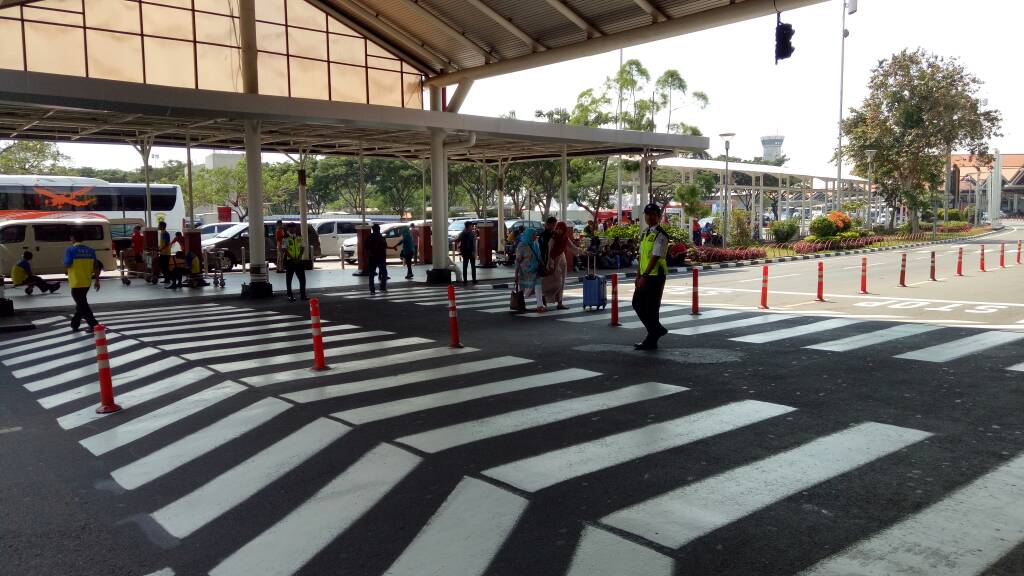 Kepulan Asap Terlihat di Terminal 2 Bandara Soekarno-Hatta