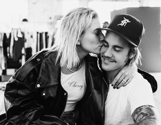 Romantis! Justin Bieber Tulis Puisi untuk Hailey Baldwin Romantis! Justin Bieber Tulis Puisi untuk Hailey Baldwin