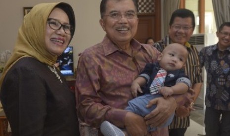 Kado Spesial Jusuf Kalla untuk Istri di Hari Perkawinan Emas