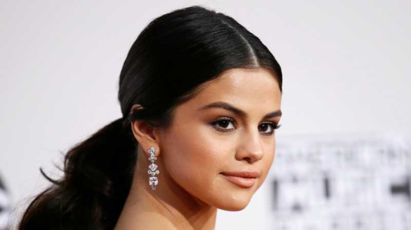 Berjuang Melawan Lupus, Selena Gomez Banjir Dukungan Berjuang Melawan Lupus, Selena Gomez Banjir Dukungan