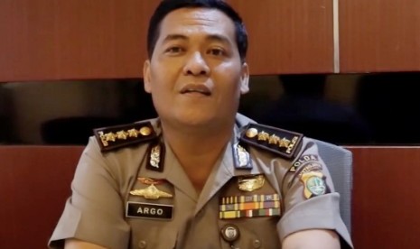 Polisi Larang Firza Bepergian ke Luar Negeri Polisi Larang Firza Bepergian ke Luar Negeri