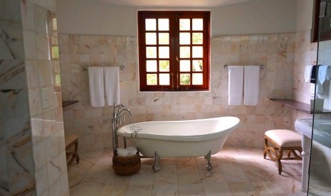Hentikan 8 Kebiasaan Buruk Ini di Kamar Mandi Hentikan 8 Kebiasaan Buruk Ini di Kamar Mandi