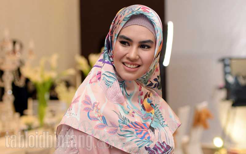 Cerita Kartika Putri Hampir Memblokir Nomor Ponsel Habib Usman