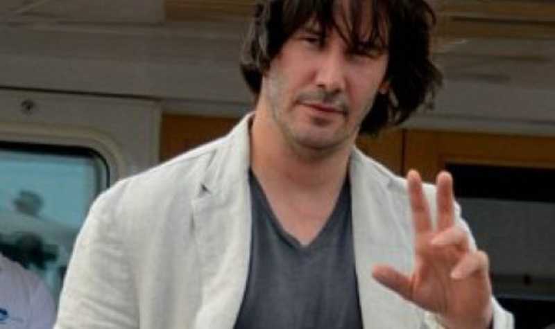 Keanu Reeves Tak Mau Punya Anak Keanu Reeves Tak Mau Punya Anak