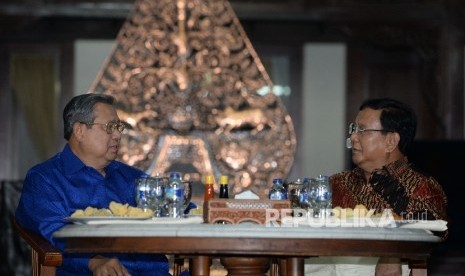 Guyonan Prabowo ke SBY Soal Nasi Goreng Guyonan Prabowo ke SBY Soal Nasi Goreng