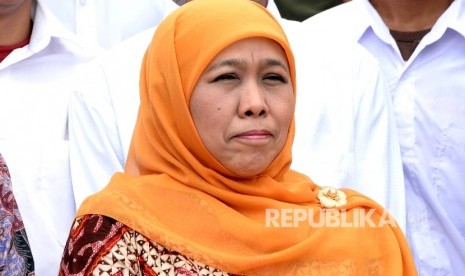 Khofifah Beri Sinyal akan Mundur dari Jabatan Mensos Khofifah Beri Sinyal akan Mundur dari Jabatan Mensos
