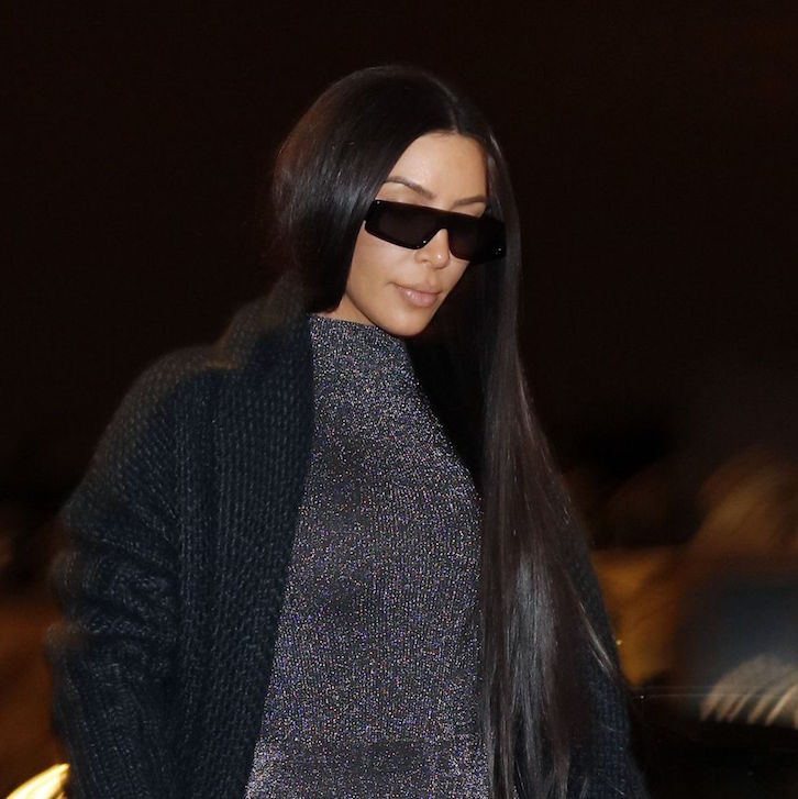 Busana Tembus Pandang Kim Kardashian yang Sangat Terbuka Busana Tembus Pandang Kim Kardashian yang Sangat Terbuka