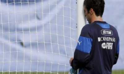 Enam Momen Emosional Buffon Selama 20 Tahun Berkostum Italia