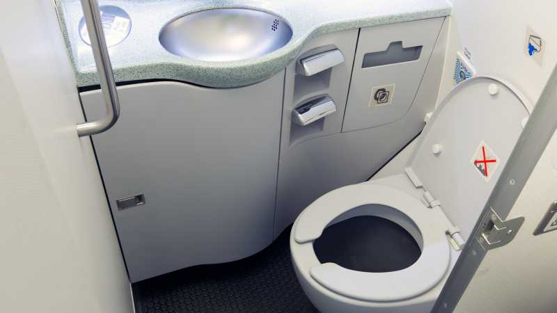 Ke Mana Limbah Toilet Pesawat Dibuang? Ke Mana Limbah Toilet Pesawat Dibuang?