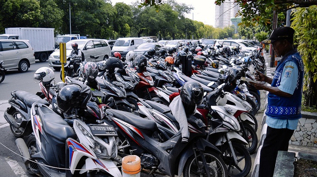 Halo, Milenial! Penghasilan Jukir di Jakarta Bisa 3 Kali Lipat UMR Halo, Milenial! Penghasilan Jukir di Jakarta Bisa 3 Kali Lipat UMR
