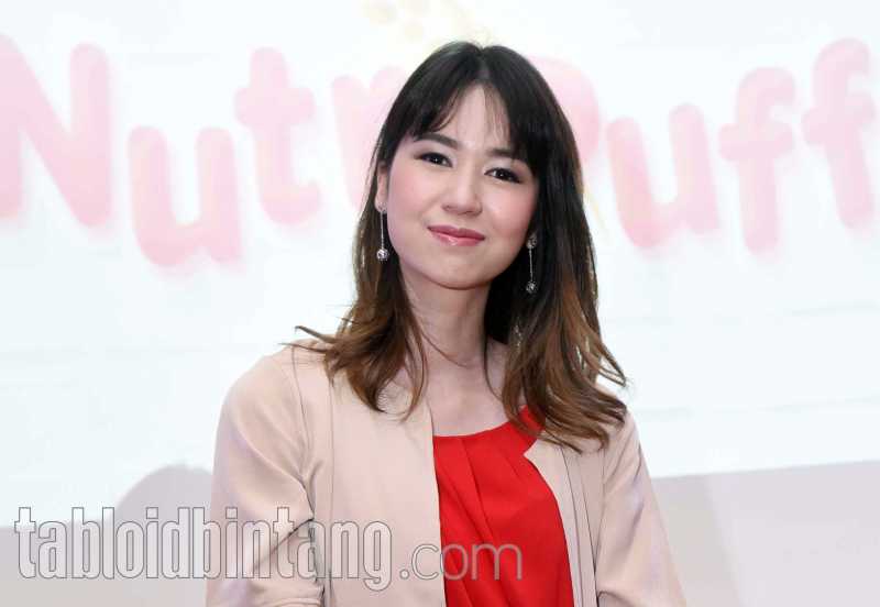 Alasan Laura Basuki Rawat Anak Tanpa Bantuan Pengasuh Alasan Laura Basuki Rawat Anak Tanpa Bantuan Pengasuh