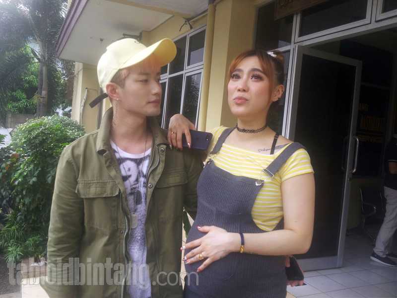 Lee Jeong Hoon Dikaruniai Anak Pertama Lee Jeong Hoon Dikaruniai Anak Pertama