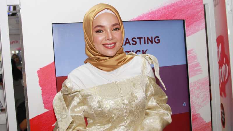 Dewi Sandra dan Rencananya untuk Pensiun dari Dunia Hiburan Dewi Sandra dan Rencananya untuk Pensiun dari Dunia Hiburan