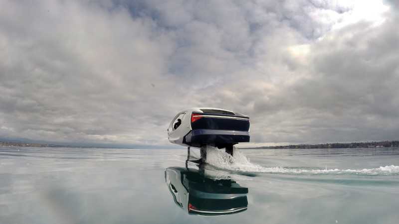 SeaBubbles, Taksi Listrik yang Bisa Terbang di Atas Laut SeaBubbles, Taksi Listrik yang Bisa Terbang di Atas Laut