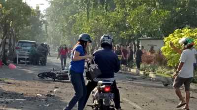 Foto: Kekacauan Setelah Bom Meledak di Gereja di Surabaya