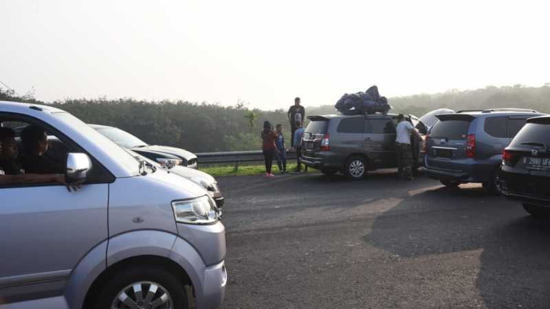 Aturan Main Jika Ingin Istirahat di Bahu Jalan Tol Saat Mudik Aturan Main Jika Ingin Istirahat di Bahu Jalan Tol Saat Mudik