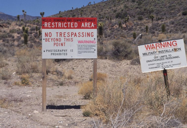 Misteri Area 51, Tempat Paling Terlarang Bagi Umat Manusia. Katanya Ada Alien di Sini! Misteri Area 51, Tempat Paling Terlarang Bagi Umat Manusia. Katanya Ada Alien di Sini!