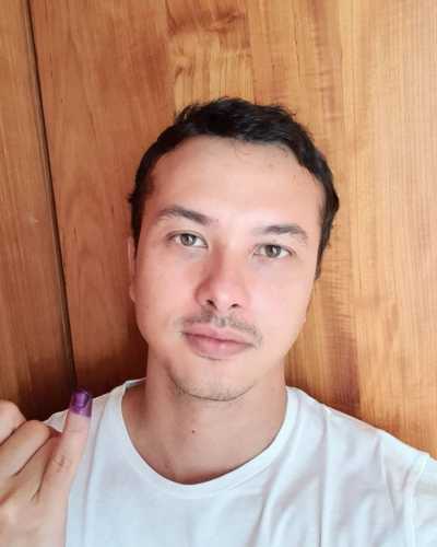 17 April Tak Cuma Jadi Hari Coblos, Tapi Juga Hari Capture IG Nicholas Saputra! Ada Apa? 