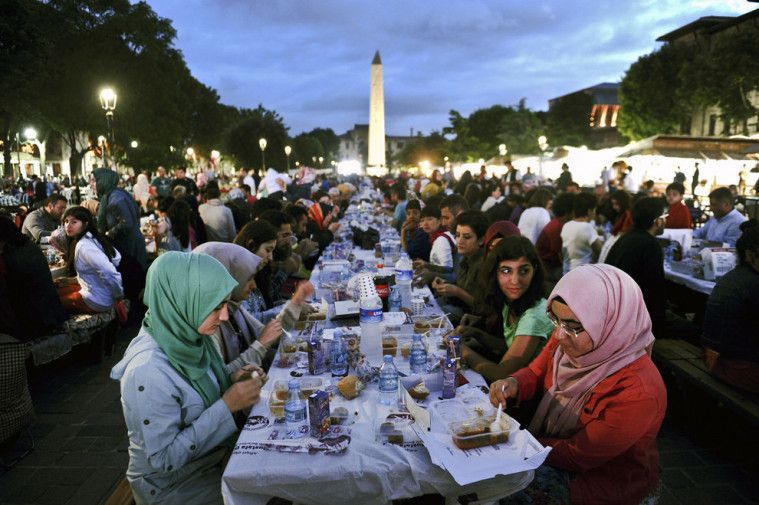 7 Tradisi Ramadhan di Berbagai Belahan Dunia yang Tidak Ada di Indonesia