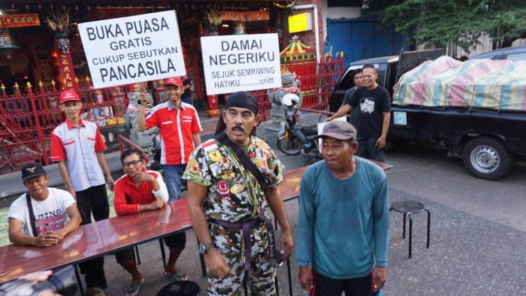 Kopral Bagyo Gelar Bukber Gratis dengan Syarat Harus Baca Pancasila, Mau Ikutan? | Keepo.me