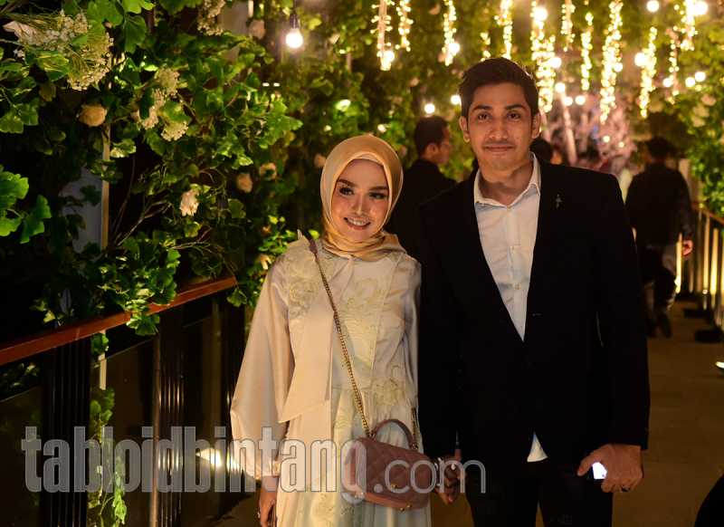 Medina Zein Tetap Berangkatkan Jamaah Umrah Meski Kena Tipu Rp 10 Miliar Medina Zein Tetap Berangkatkan Jamaah Umrah Meski Kena Tipu Rp 10 Miliar