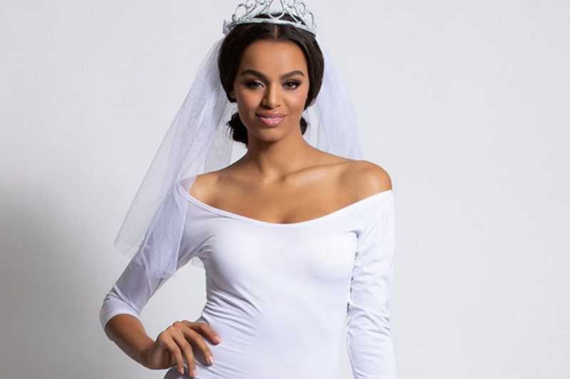 Wah, Kostum Halloween Ini Mirip Gaun Pernikahan Meghan Markle Wah, Kostum Halloween Ini Mirip Gaun Pernikahan Meghan Markle