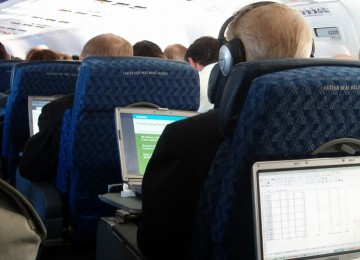 Laptop Segara Dilarang Masuk Kabin Pesawat
