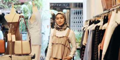 Tips Mengenakan Hijab dengan Motif 'Ramai'