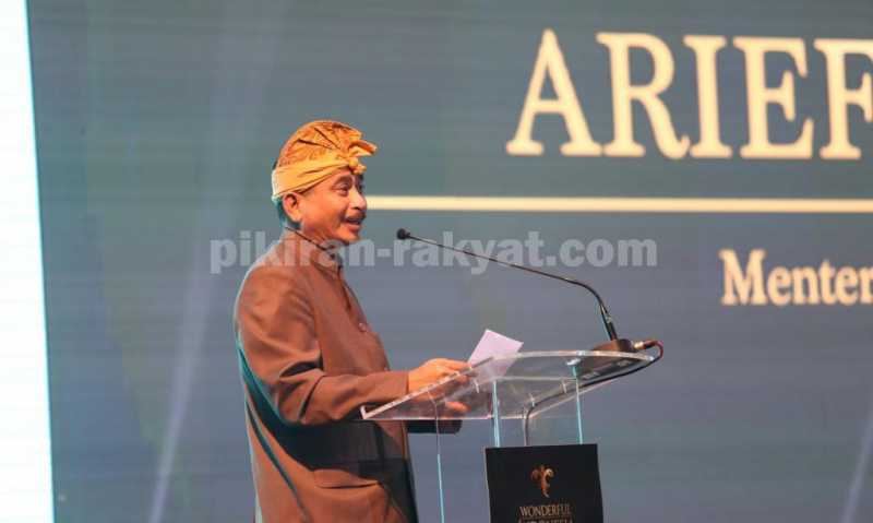 Duet Rossa dan Arief Yahya Hebohkan Wonderful Indonesia Tourism Awards 2017 Duet Rossa dan Arief Yahya Hebohkan Wonderful Indonesia Tourism Awards 2017