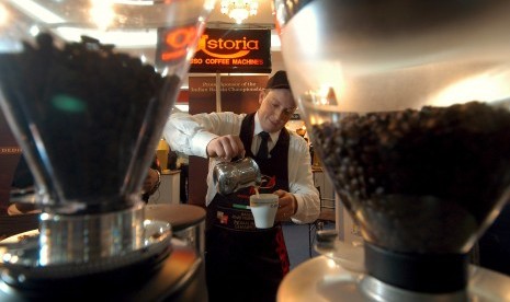 1884, Mesin Espresso Pertama Hadir di Dunia 