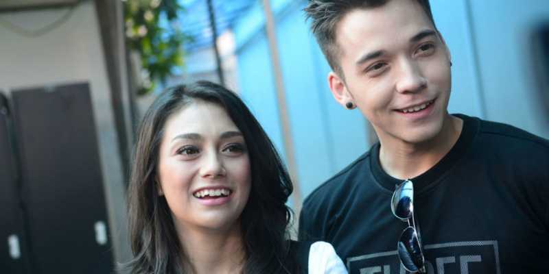 Meski Non-Muslim, Celine Gelar Pengajian untuk Kehamilannya Meski Non-Muslim, Celine Gelar Pengajian untuk Kehamilannya