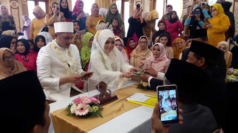Menikah dengan Fadel Islami, Muzdalifah Ingin Tambah Momongan Menikah dengan Fadel Islami, Muzdalifah Ingin Tambah Momongan