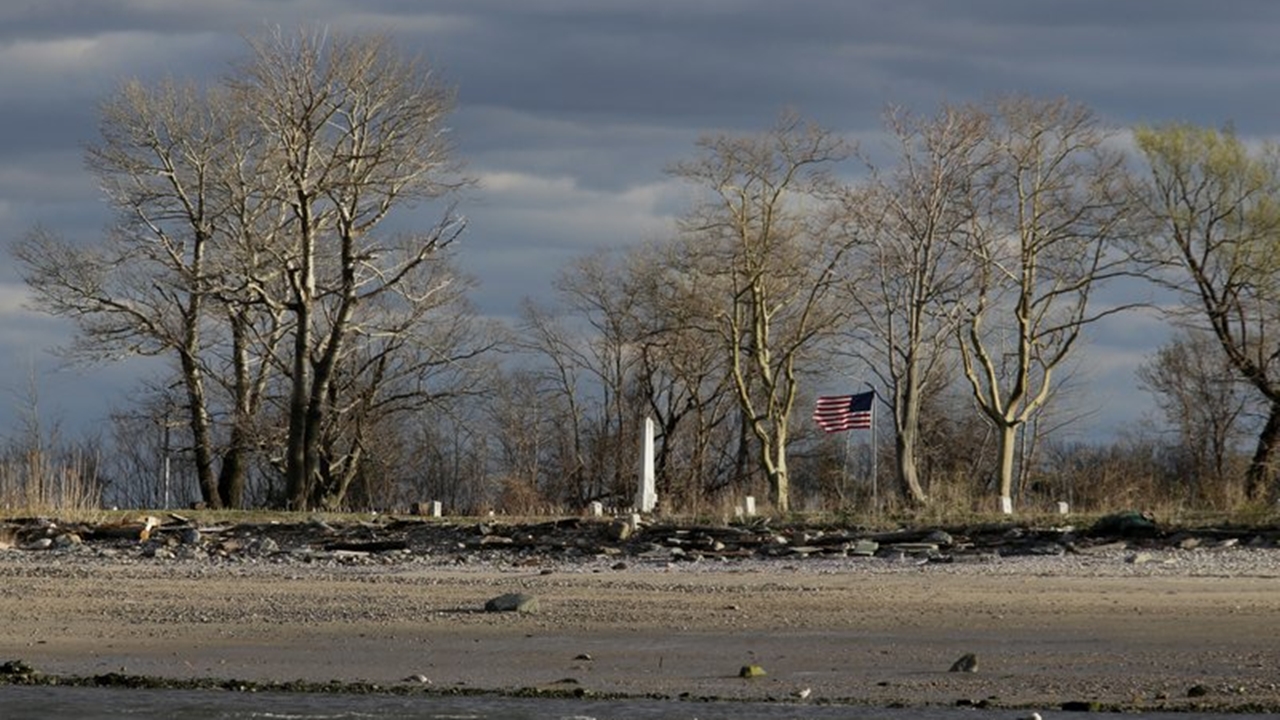 Tulang Mayat Berserakan di Pulau Kuburan Massal New York