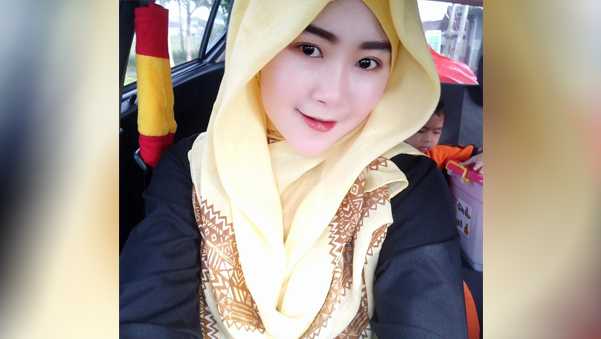 Bu Dendy dan Kehebohannya di Media Sosial Bu Dendy dan Kehebohannya di Media Sosial