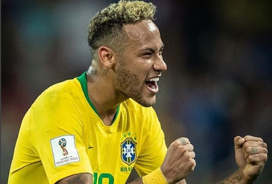 Viral, Pemain Meksiko Ini Angkat Paksa Neymar Usai Jatuh di Piala Dunia 2018 Viral, Pemain Meksiko Ini Angkat Paksa Neymar Usai Jatuh di Piala Dunia 2018