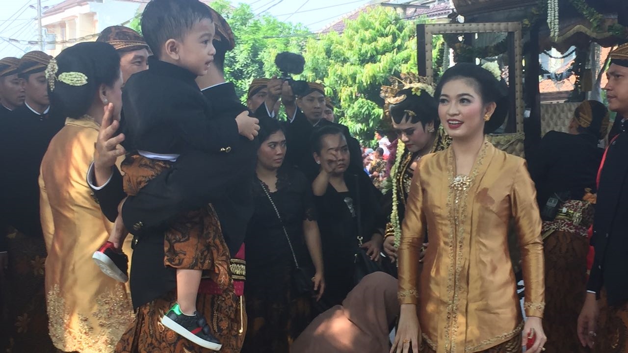 Paras Ayu Istri Gibran yang Curi Perhatian di Pernikahan Kahiyang