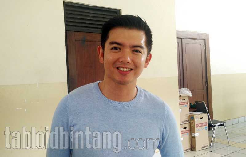 Gugat Cerai Istri, Nicky Tirta Ternyata Sudah 4 Bulan Pisah Ranjang Gugat Cerai Istri, Nicky Tirta Ternyata Sudah 4 Bulan Pisah Ranjang