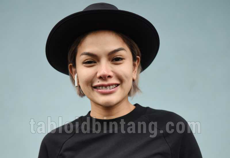 Kriss Hatta Yakin Bebas, Nikita Mirzani:Semoga Enggak Makin Gila Kriss Hatta Yakin Bebas, Nikita Mirzani:Semoga Enggak Makin Gila