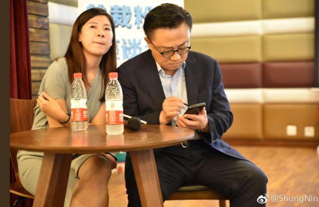 Bos Samsung Tertangkap Kamera Pakai Galaxy Note 9?