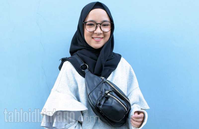 Tren Waist Bag Seperti yang Digunakan Nissa Sabyan di Kalangan Artis Tren Waist Bag Seperti yang Digunakan Nissa Sabyan di Kalangan Artis