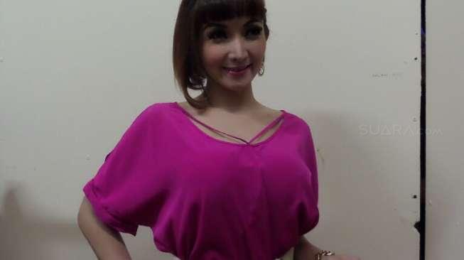 Miliki 2 Gram Sabu, Roro Fitria Ditangkap saat Hari Valentine Miliki 2 Gram Sabu, Roro Fitria Ditangkap saat Hari Valentine