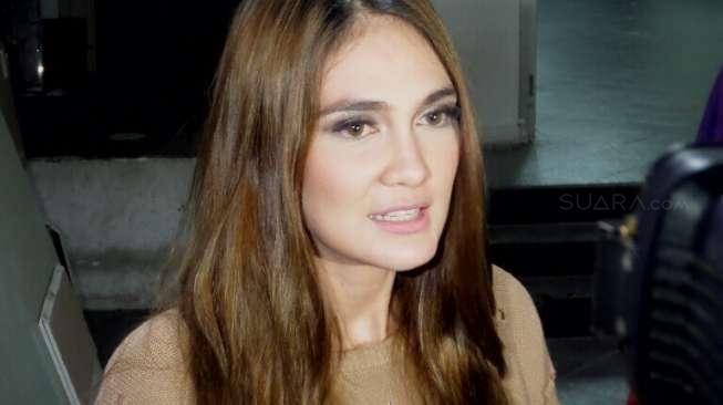Mudik Lebaran, Luna Maya Beli Tiket dari Jauh Hari Mudik Lebaran, Luna Maya Beli Tiket dari Jauh Hari