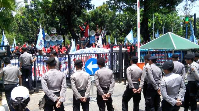 Rekayasa Lalu Lintas Jakarta saat Demo Buruh di Peringatan May Day 2019 Rekayasa Lalu Lintas Jakarta saat Demo Buruh di Peringatan May Day 2019