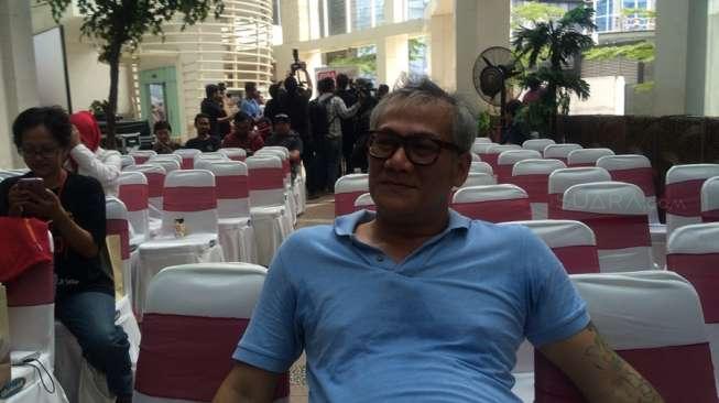 Tio Pakusadewo Dikawal Ketat, Tapi Tak Diborgol Tio Pakusadewo Dikawal Ketat, Tapi Tak Diborgol