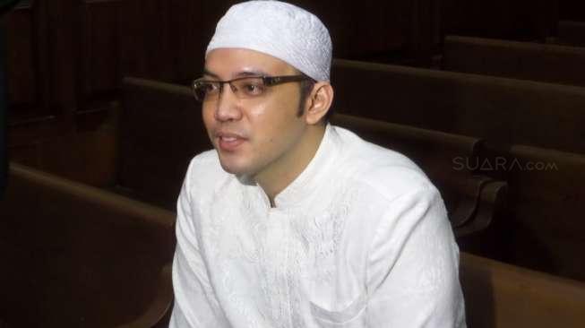 Sandy Tumiwa: Tessa Kaunang Akui Sering Ajak Lelaki Menginap Sandy Tumiwa: Tessa Kaunang Akui Sering Ajak Lelaki Menginap